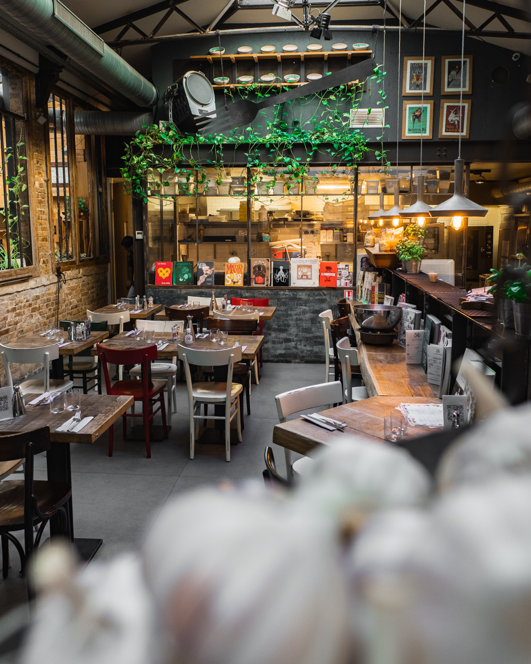 Paris photoshoot for restaurants or corporate with a professional photographer